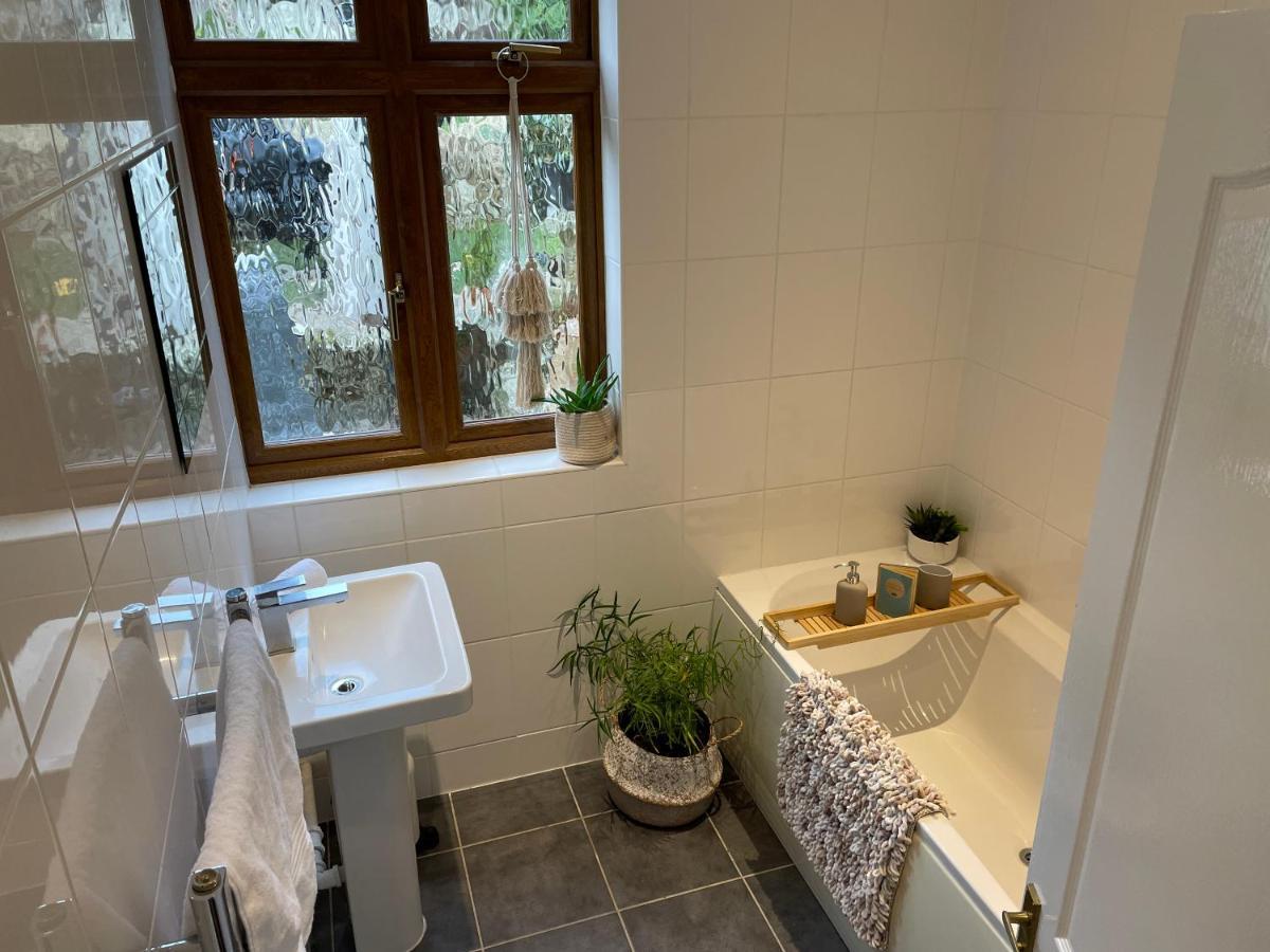 3 Bed Ground Floor Apartment - Hot Tub Optional Upgrade Hythe  Kültér fotó
